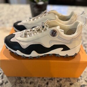 Louis Vuitton Sneakers Sz 38